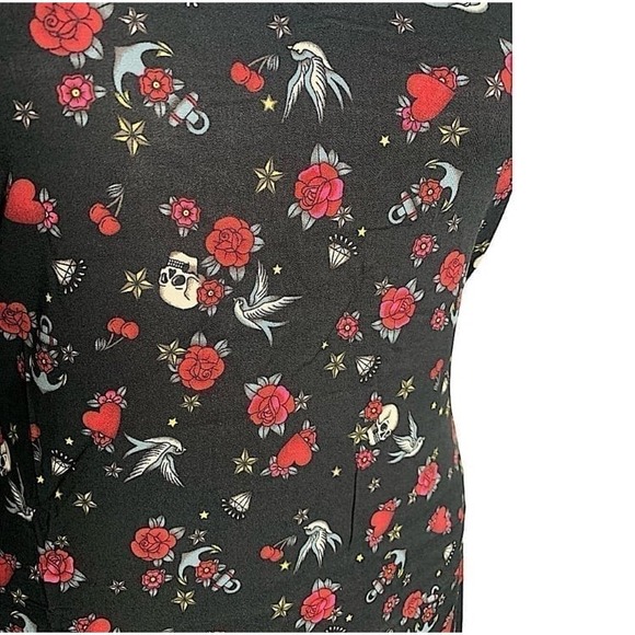 TORRID Skulls, Flowers, Hearts "Pixxy Tattoo Icons" Mini Slip Dress NWT  Size 3X - Picture 8 of 9